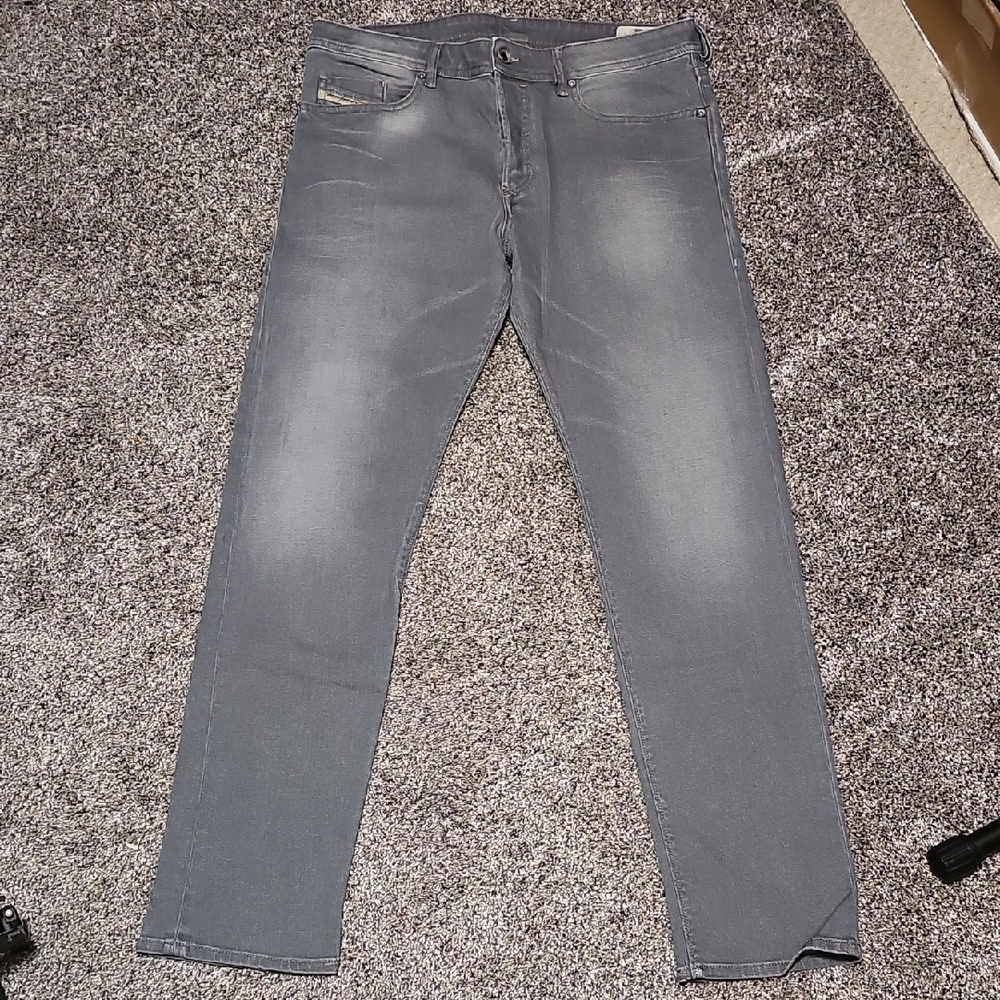 New Diesel Men's Grey  Straight Jeans "Buster" 36x32 Nwot